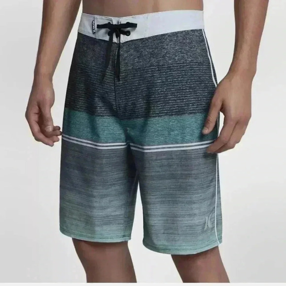 Men's Hurley Phantom Cove board shorts size 36. - Picture 7 of 10